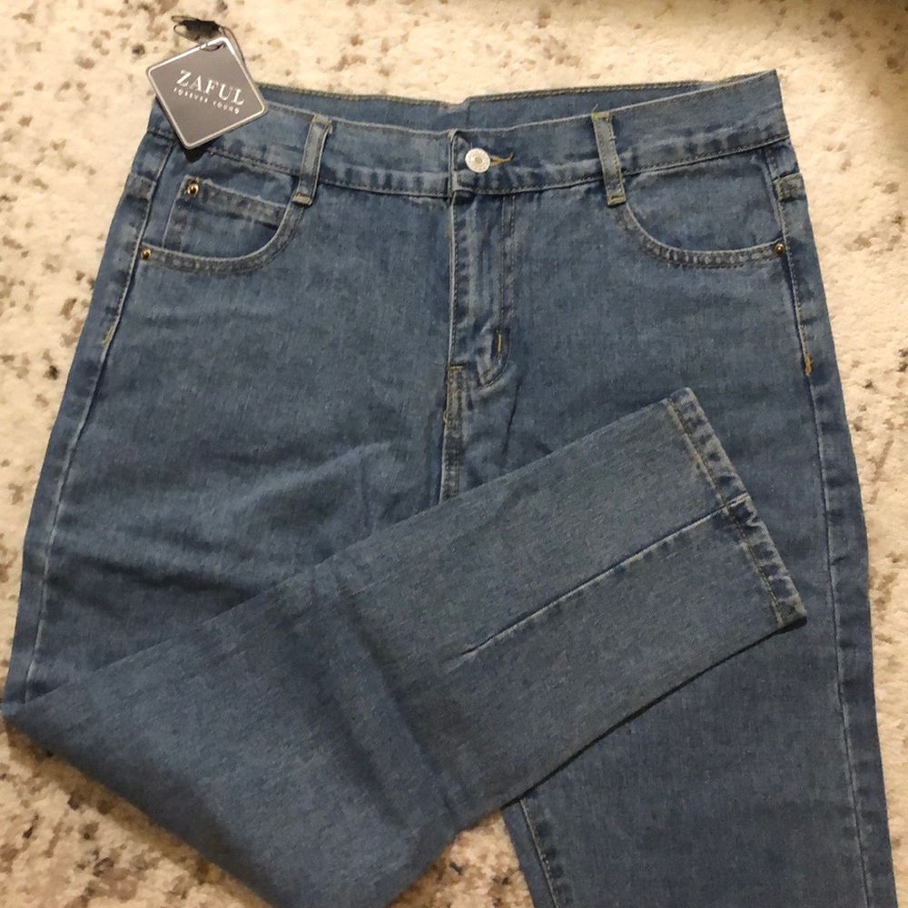 High waisted mom jeans size US six light wash